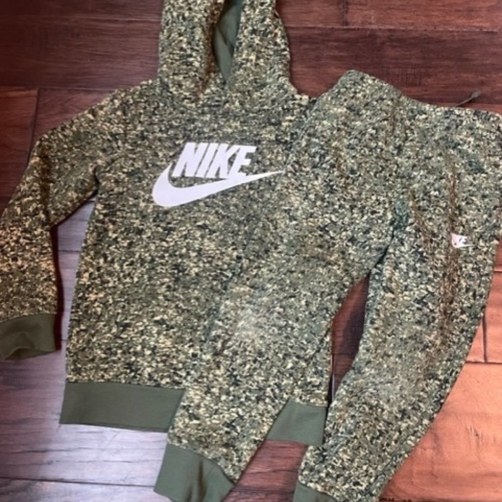 Boys Sweatshirt and Sweatpants